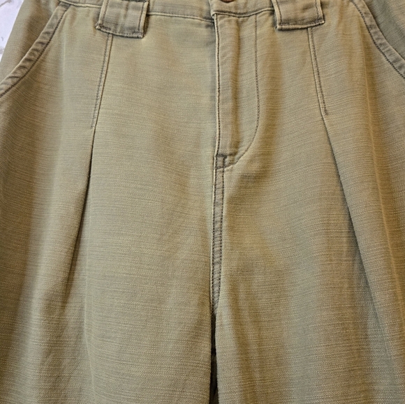 FREE PEOPLE One Way High Waist Cargo Army Olive Pleated Pants Size 2 - Picture 6 of 16